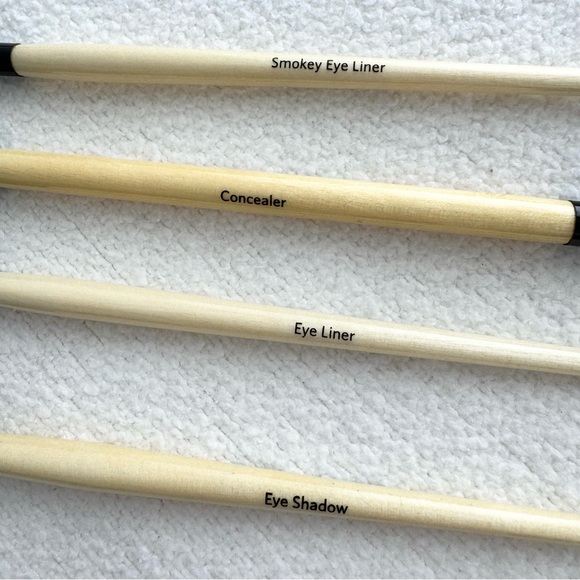 Bobbi Brown Eye Makeup Brush Set - Picture 3 of 3